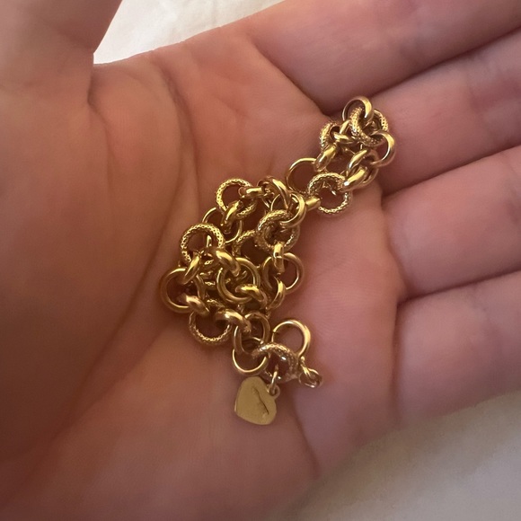 18k Solid Gold chain bracelet with a heart charm. - Picture 3 of 4
